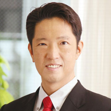 岸田 康雄 氏